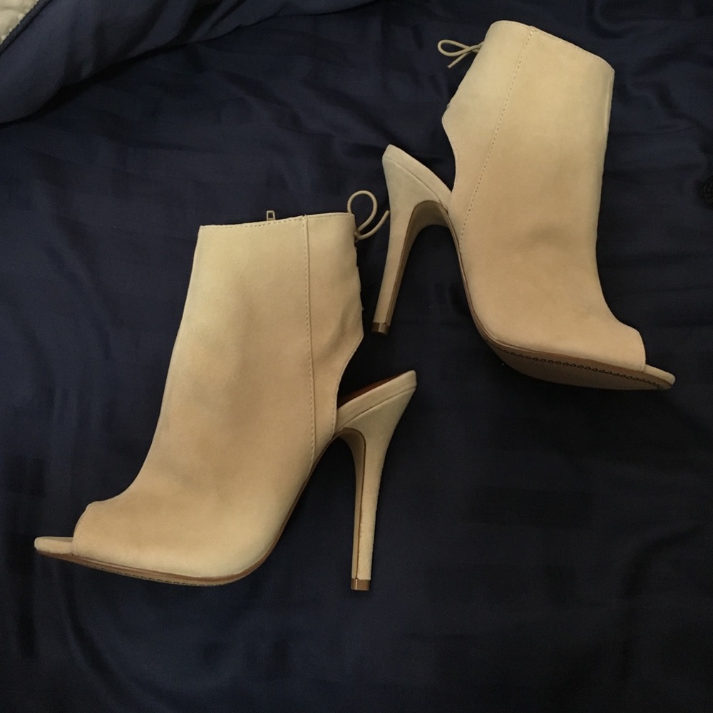 Chinese Laundry Jinxy Heel 5.5 / 6